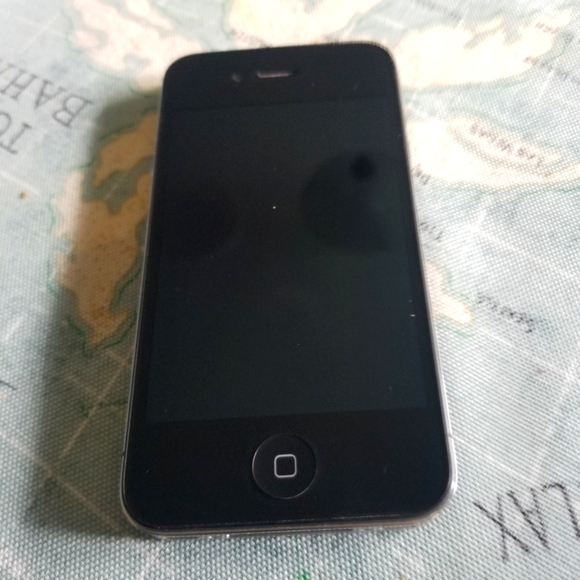 4S iPhone - Picture 1 of 2